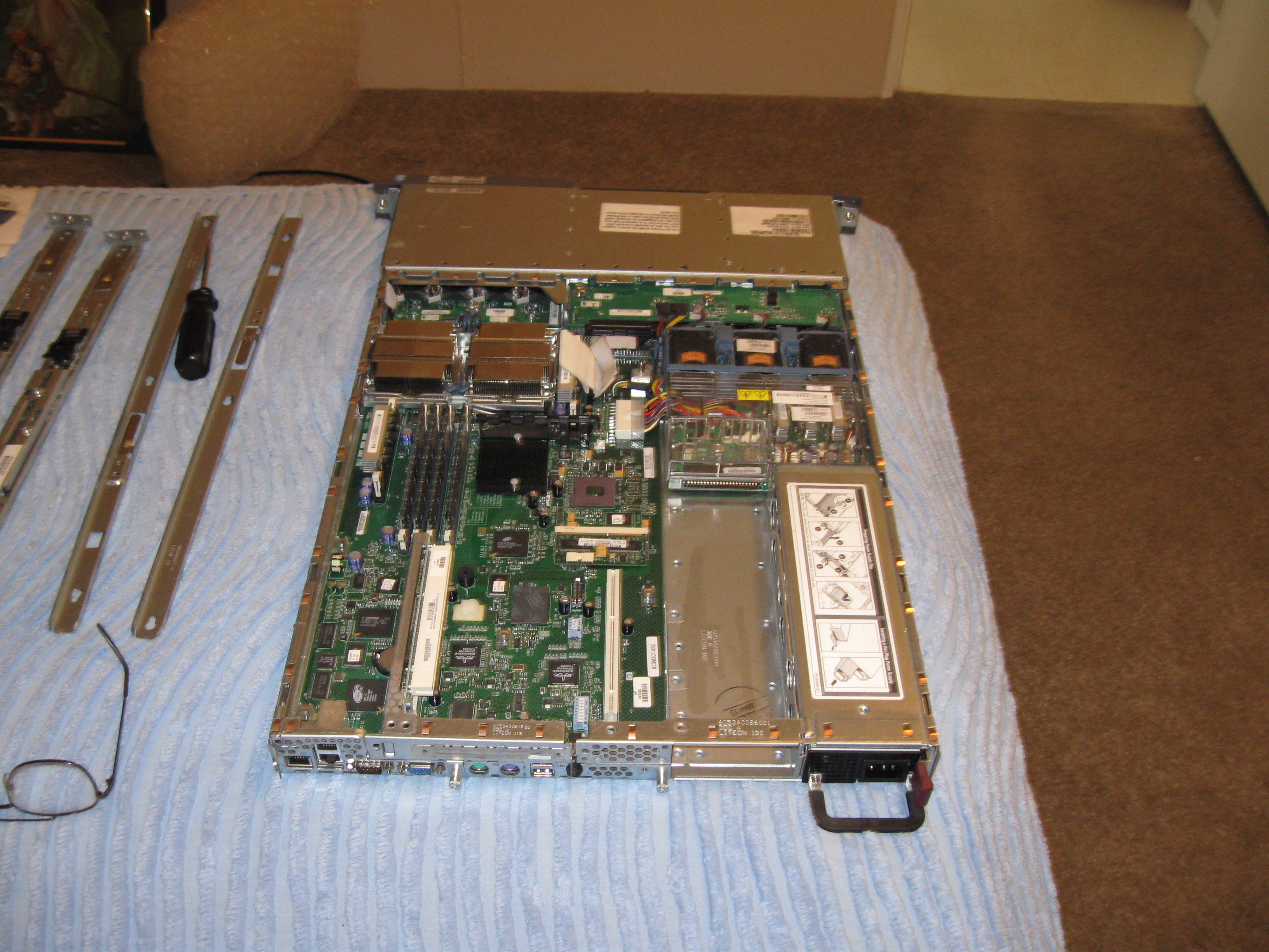 HP ProLiant DL360 G3 2